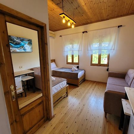 Jona Guest House Gjirokastër Eksteriør bilde