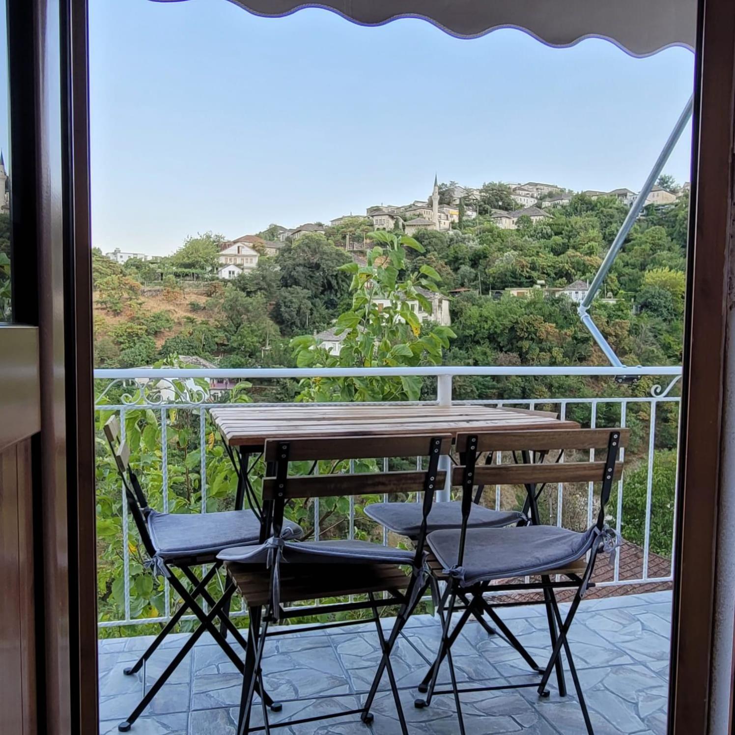 Jona Guest House Gjirokastër Eksteriør bilde