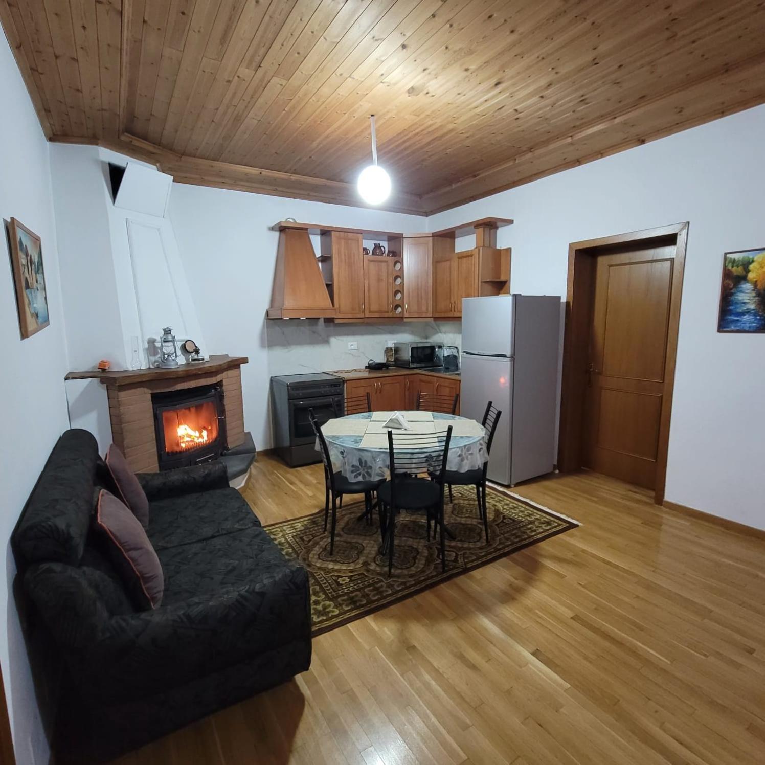 Jona Guest House Gjirokastër Eksteriør bilde
