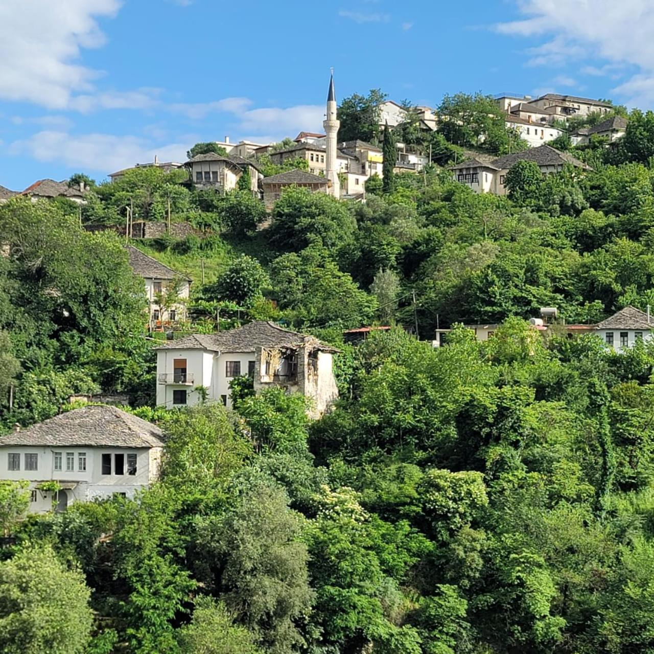 Jona Guest House Gjirokastër Eksteriør bilde