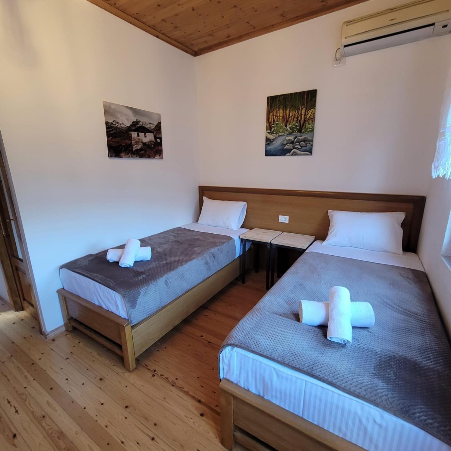 Jona Guest House Gjirokastër Eksteriør bilde