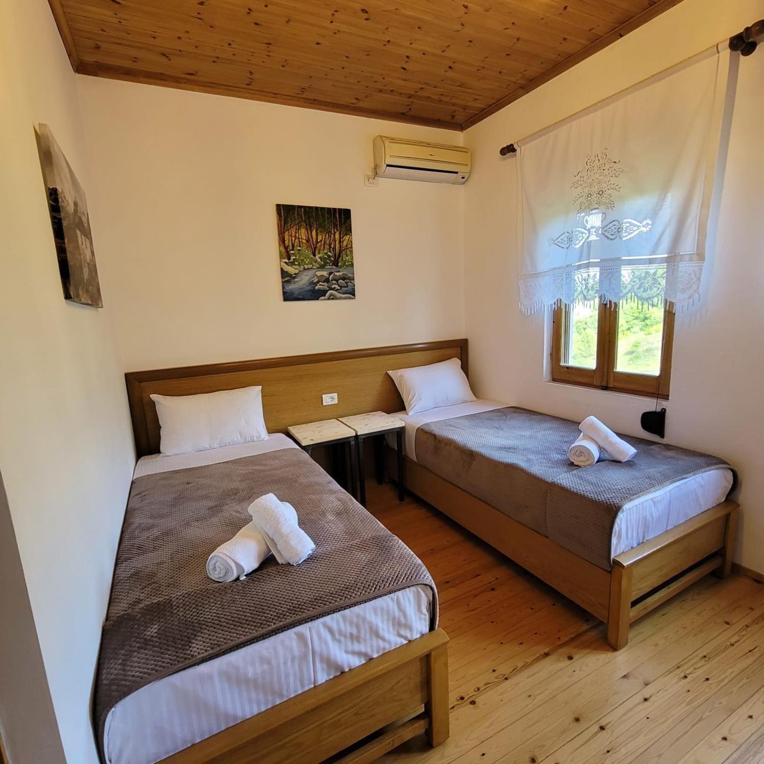 Jona Guest House Gjirokastër Eksteriør bilde