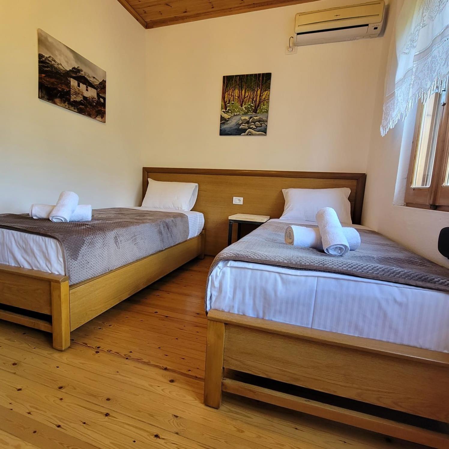 Jona Guest House Gjirokastër Eksteriør bilde