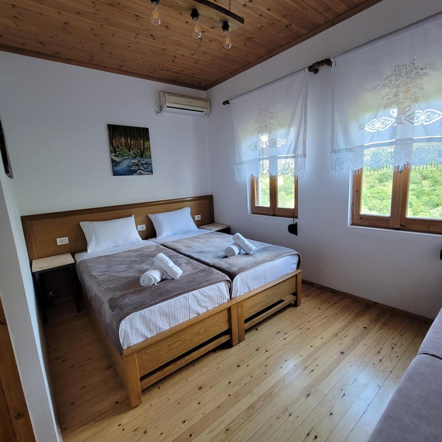 Jona Guest House Gjirokastër Eksteriør bilde